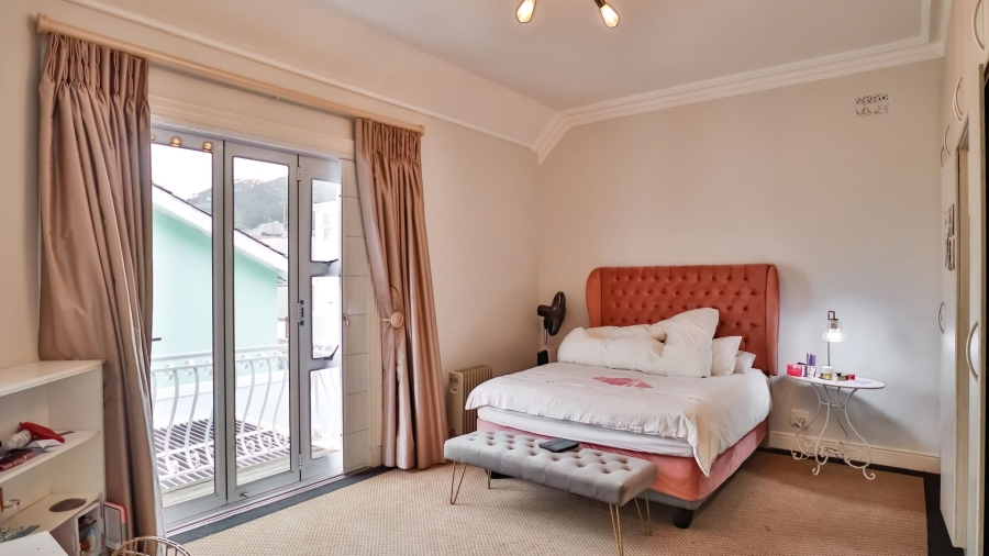 4 Bedroom Property for Sale in Fresnaye Western Cape